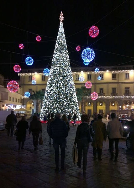 albero natale piazza municipio