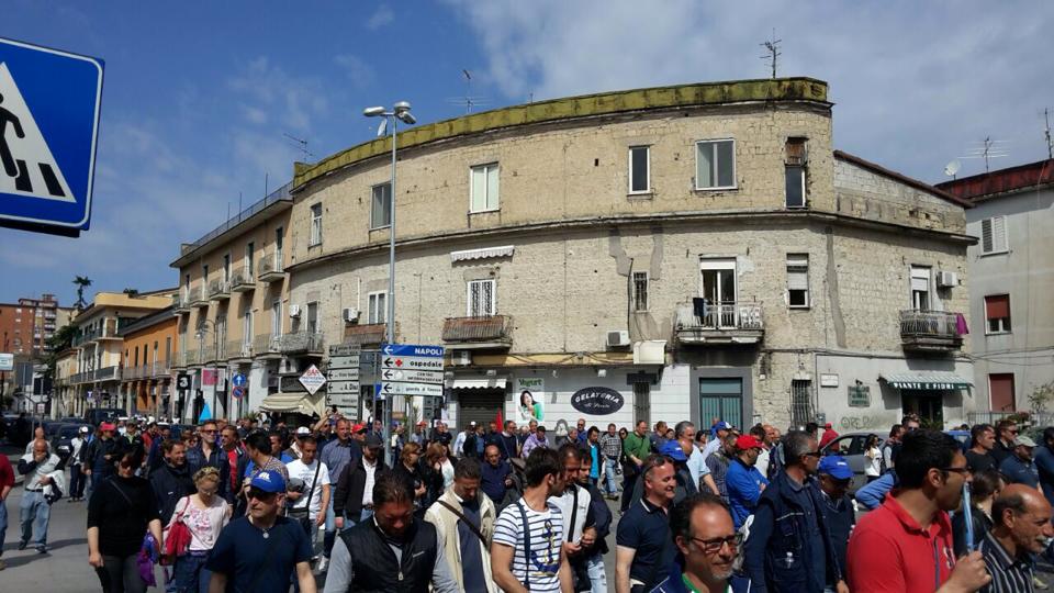 operai ex indesit protesta aversa  4
