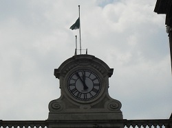 aversa_orologio_con_straccio