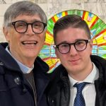 Bottiglie incendiarie contro la casa di Adriano Cappellari, il giornalista che difese don Patriciello. Meloni: “Attacco inaccettabile”
